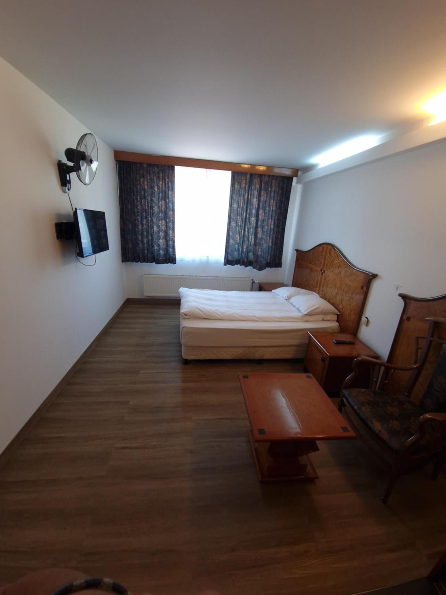 Sky Apart Hotel - Hotel Eurocap Jette Exterior photo